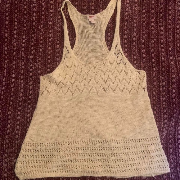 beachy knit arizona brand tank😇 - Picture 1 of 2